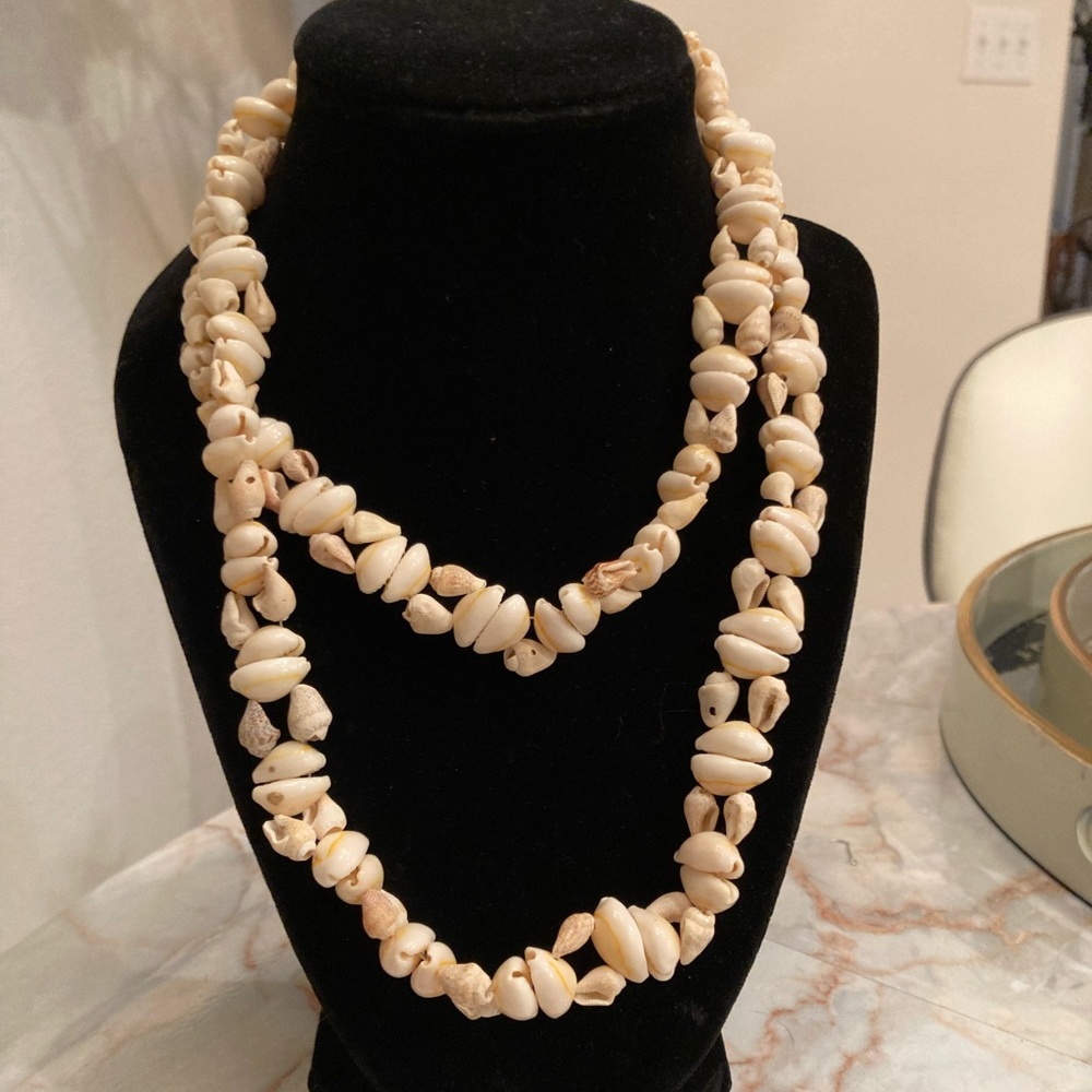 Handmade Sea Shell Necklace 18” Oahu, Hawaii